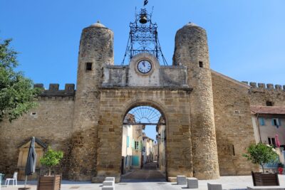 Porte à Camaret-sur-Aygues : le Ravelin - Agrandir l'image 1 sur 12, fenêtre modale
