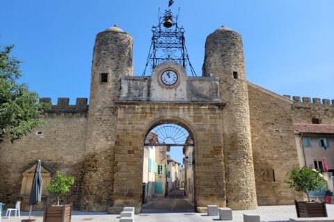 Porte à Camaret-sur-Aygues : le Ravelin