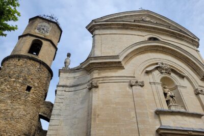 Eglise de Sérignan-du-Comtat - Agrandir l'image 5 sur 12, fenêtre modale