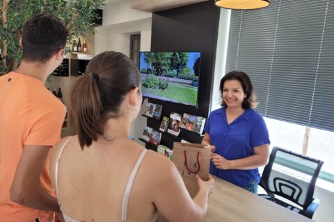 Accueil touristique et vente de produits locaux